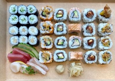 maki sashimi platter